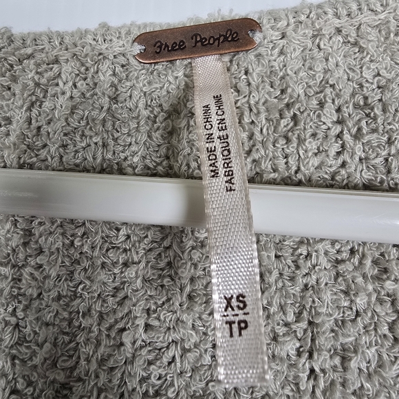 Free People Women's Sensual Faux Wrap Gray Sweater Oversized Long Sleeve XS Cozy - Picture 13 of 13